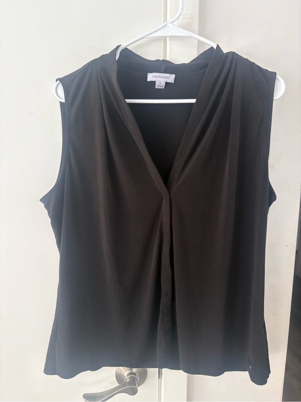 Calvin Klein Black Sleeveless Draped V-Neck Top sz XL
